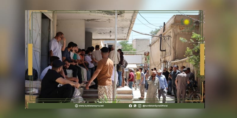 أزمة استبدال العملة في عامودا: فوضى أمام البريد وشلل في الحركة التجارية